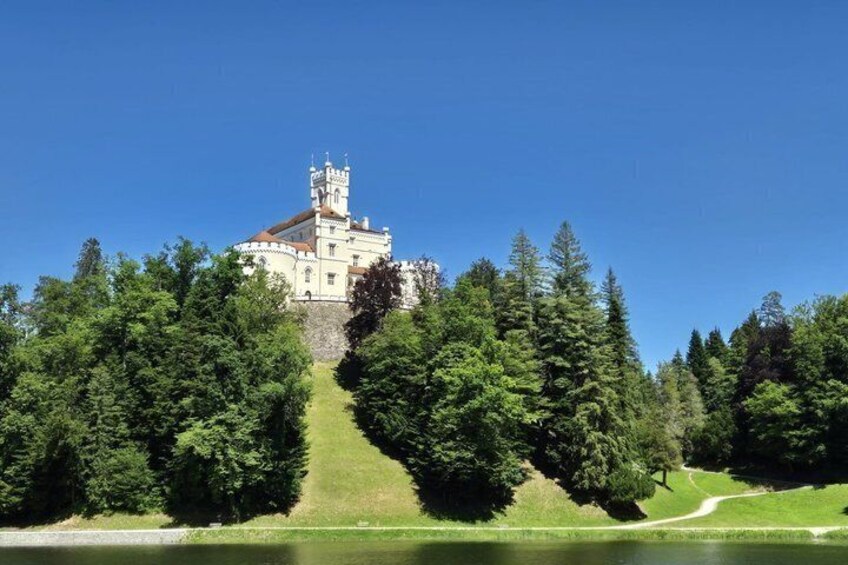 Trakošćan Castle Private Day Trip from Zagreb Premium SUV 3