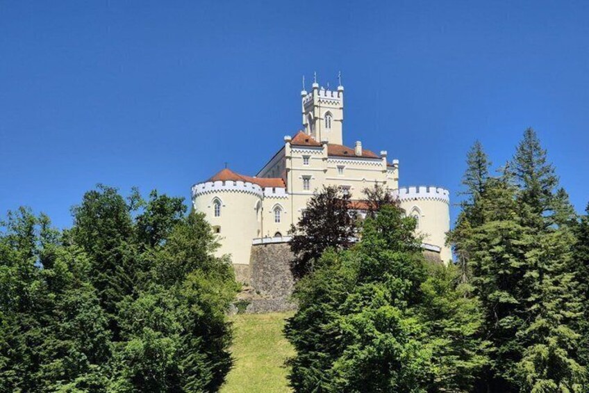 Trakošćan Castle Private Day Trip from Zagreb Premium SUV 2