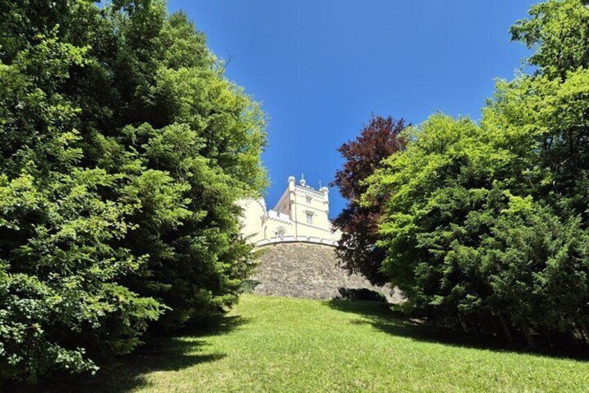 Trakošćan Castle Private Day Trip from Zagreb Premium SUV 4