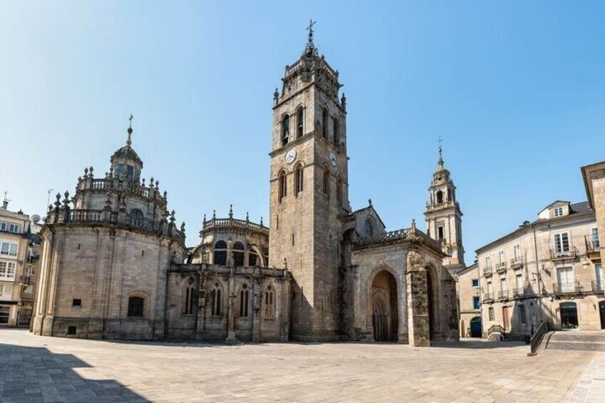 Lugo Private 2 Hour Intro City Walk with Local Guide 4