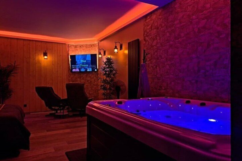 Private Spa and Jacuzzi Apartment and Infrared Sauna Arras Centre 3