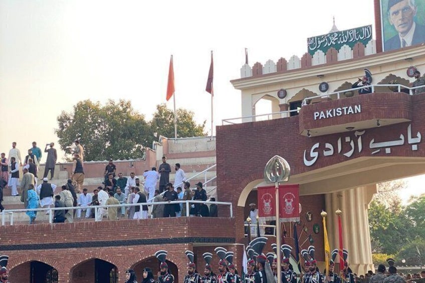 Private Tour Lahore Walled City, Fort, Badshahi Mosque and Wagha 5