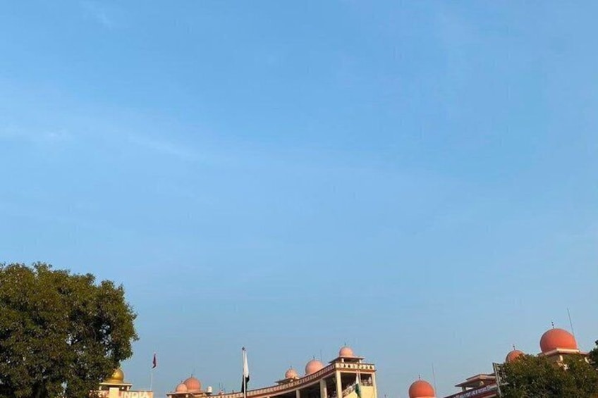Private Tour Lahore Walled City, Fort, Badshahi Mosque and Wagha 3