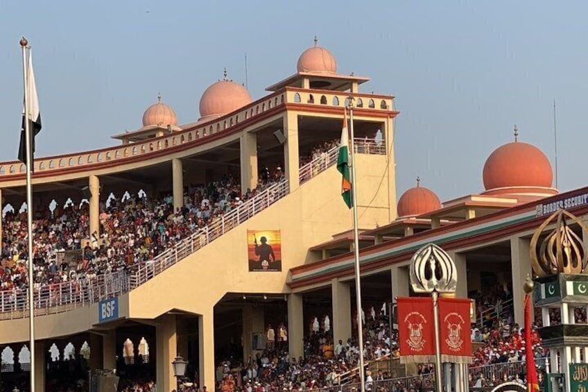 Private Tour Lahore Walled City, Fort, Badshahi Mosque and Wagha 4