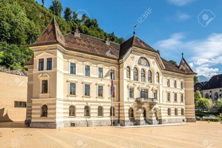Explore 3 Countries Liechtenstein Austria and Swiss Private Tour 4