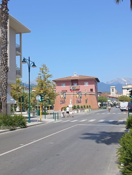 Picture 2 for Activity Forte dei Marmi, Tour and Shopping Experience 5