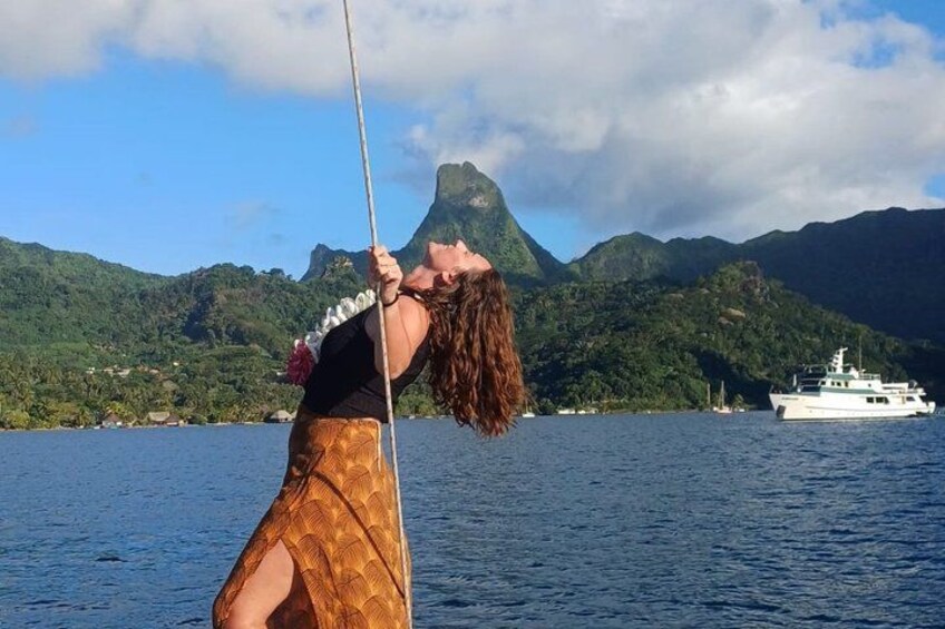 Catamaran cruise in Moorea, Sailing and Sunset cocktail, tapas 2