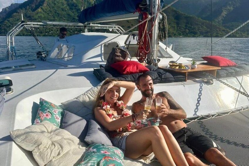 Catamaran cruise in Moorea, Sailing and Sunset cocktail, tapas 2