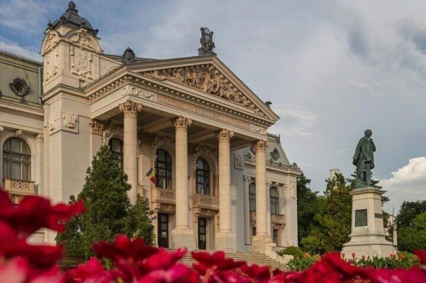 Private Guided Day Tour to Iasi from Chisinau 3