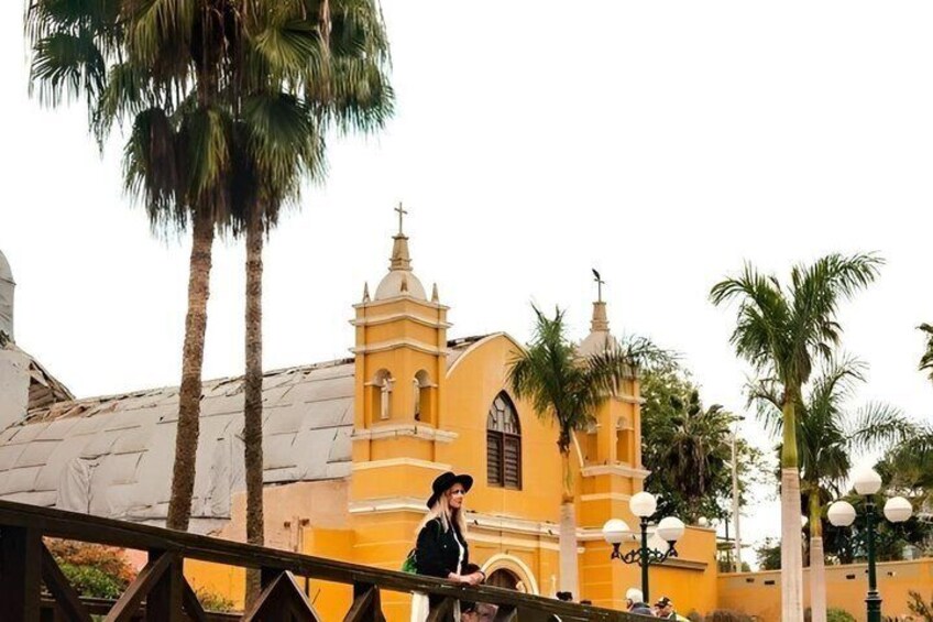 Explore Pachacámac Sanctuary and Barranco District Tour 3