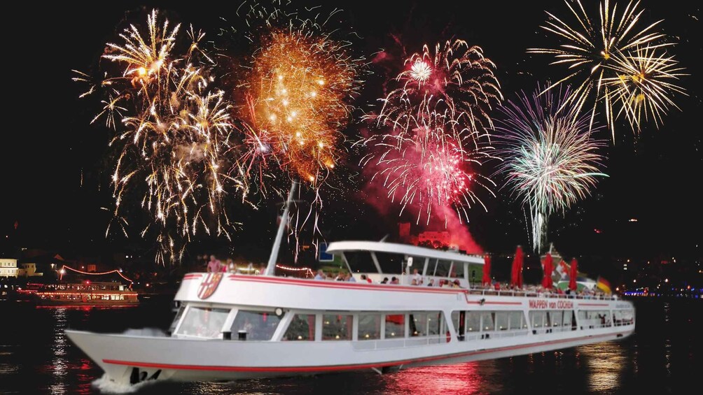 Cochem: Fireworks Cruise Wine Festival with DJ and Live Music 1
