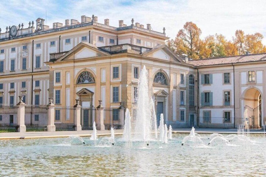Private 2 Hours Intro City Walk with Local Guide in Monza 3