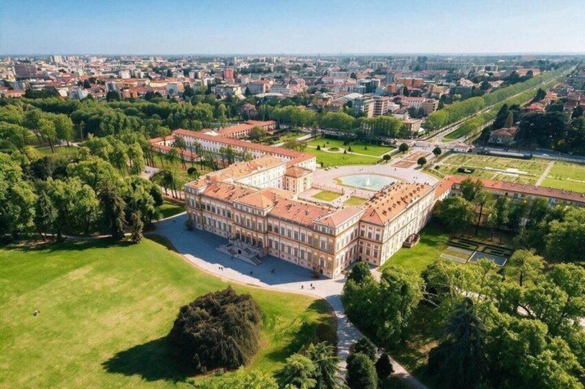 Private 2 Hours Intro City Walk with Local Guide in Monza 1
