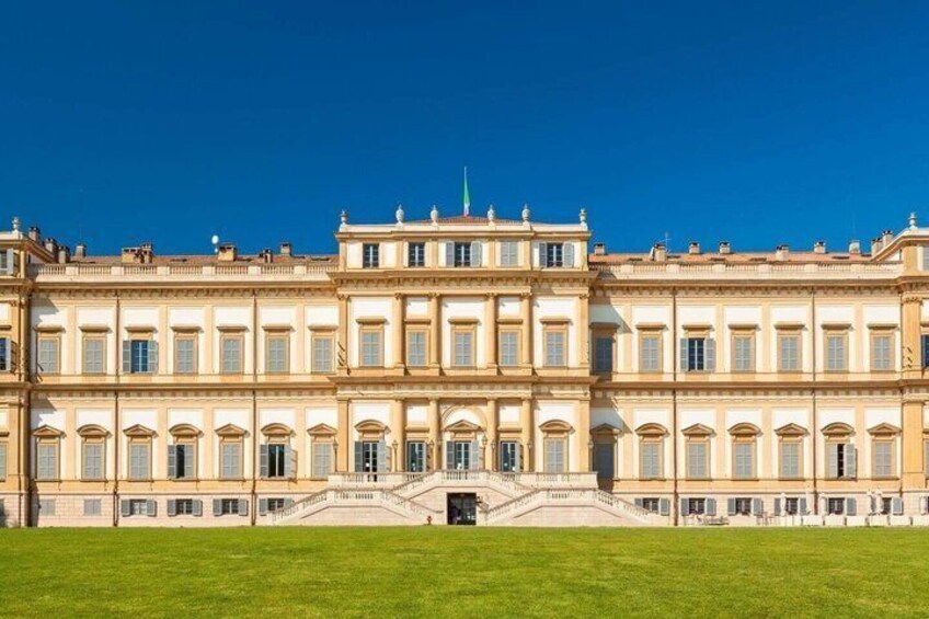 Private 2 Hours Intro City Walk with Local Guide in Monza 5