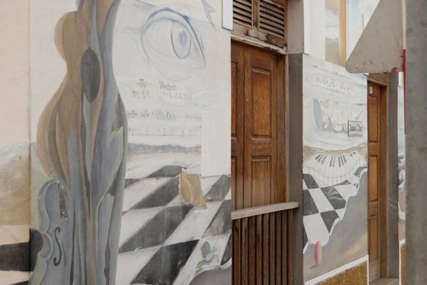 Discover the Sobrados of São Filipe 5