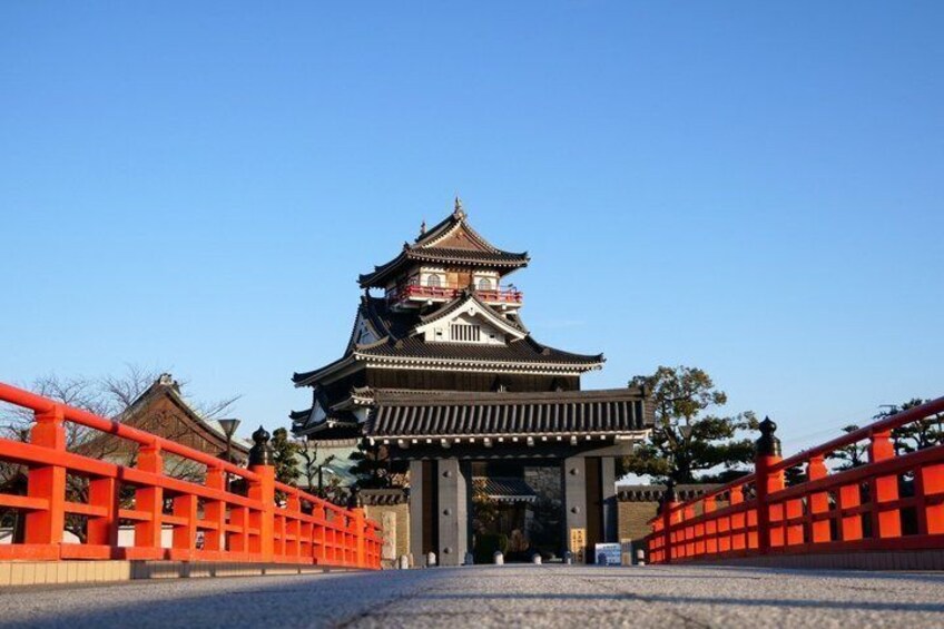Explore Nagoya Shared Tour with Transportation 3