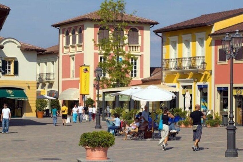 Serravalle Designer Outlet Shopping Round Trip Shuttle from Milan 4