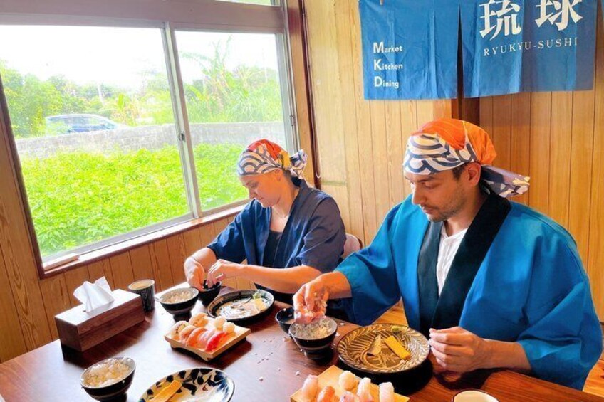 Okinawa Sushi Making Experience in a Traditional House in Nakijin 4