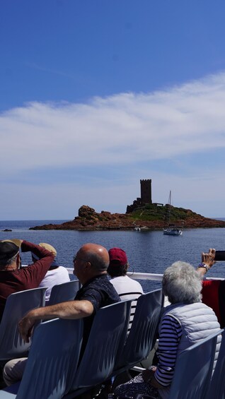 Picture 7 for Activity Saint-Raphaël: Coastal cruise tour to the Calanques de l'Esterel 2