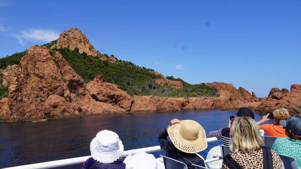 Picture 8 for Activity Saint-Raphaël: Coastal cruise tour to the Calanques de l'Esterel 4