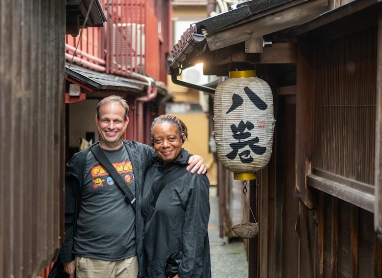 Picture 3 for Activity Kanazawa: 4-Hour Castle, Garden & Geisha with DSLR Photos 4