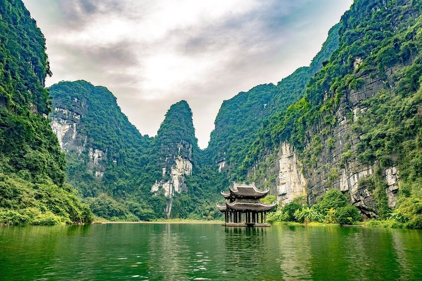 Ninh Binh Day Tour: Hoa Lu, Trang An & Mua Cave 4