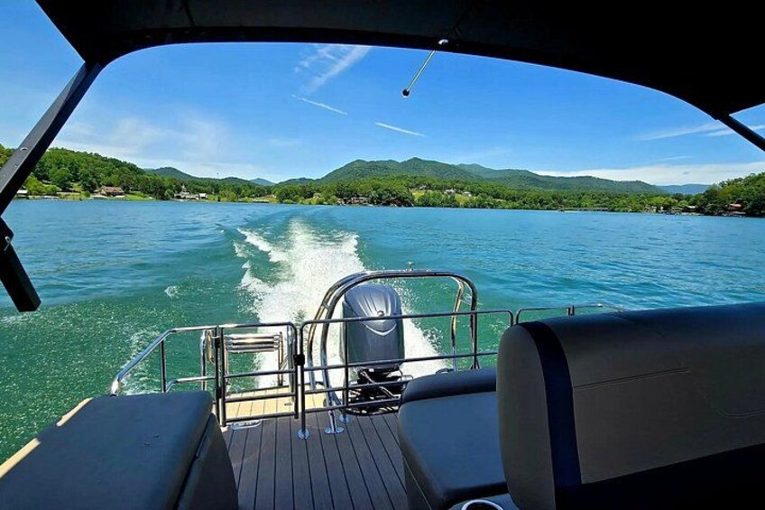 Private Boat Cruise in Lake Chatuge 2