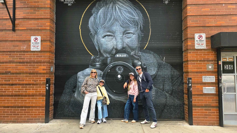 Picture 2 for Activity Guided visit in French of Brooklyn Bushwick and Williamsburg 5