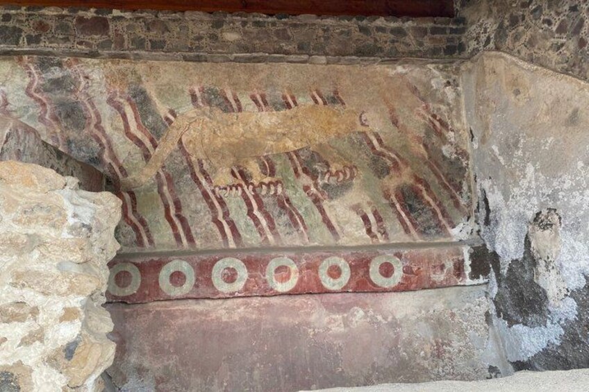 Pyramids of Teotihuacan No traps small groups. 4