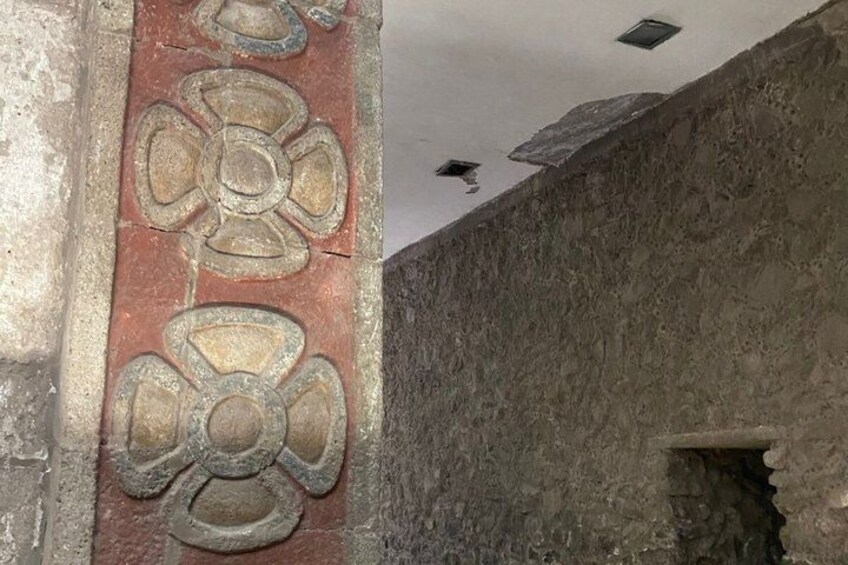 Pyramids of Teotihuacan No traps small groups. 3
