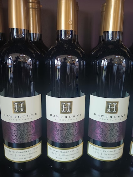 Trois bouteilles de Cabernet Franc Réserve 2022, domaine Hawthorne Vineyards. 4