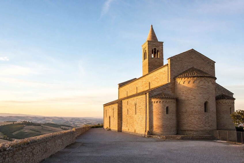 Picture 6 for Activity Offida: Guided walking tour of the village and Santa Maria della Rocca 4