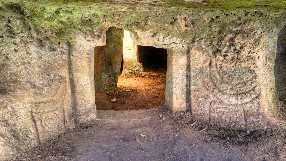 Alghero: Anghelu Ruju Necropolis with Audio Guides 1