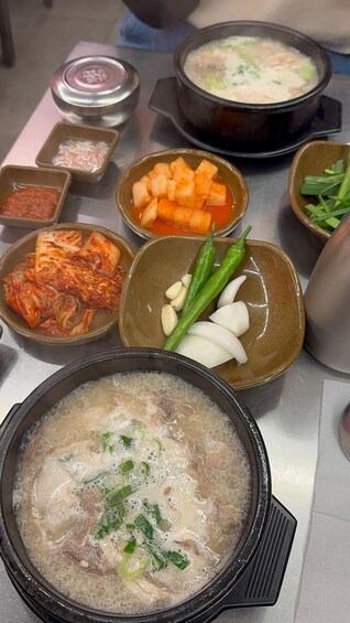 Picture 8 for Activity Seoul: Local Hike & Dine 2