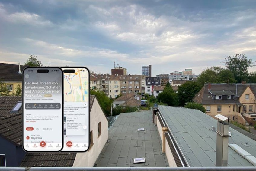 A smartphone displaying a map with a red thread route, a view of a residential area with houses and a clear sky. 1