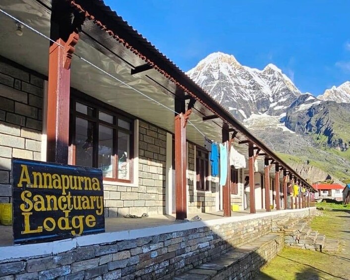 L'Annapurna Sanctuary Lodge, avec une vue imprenable sur les montagnes. 2