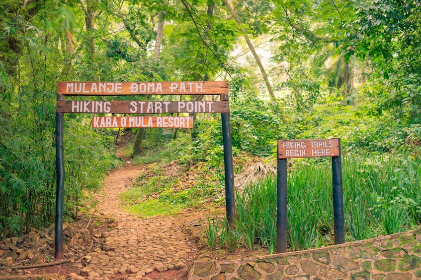 A hiking trail sign at the start of the Mulanje Bora Path leading to Kara O'Mula Resort. 2