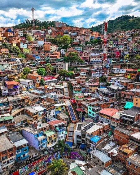 Picture 6 for Activity Medellín in Motion: Comuna 13 with Stories and Snack 4