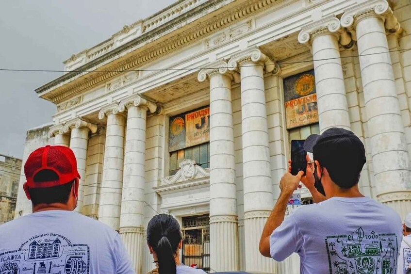Walking sightseeing tour of Barranquilla 1