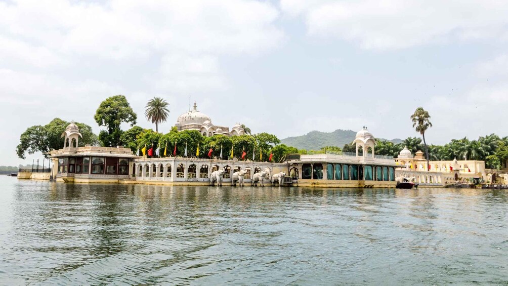 Picture 13 for Activity Explore Udaipur in One Day – Private Tour by Car With Guide 5