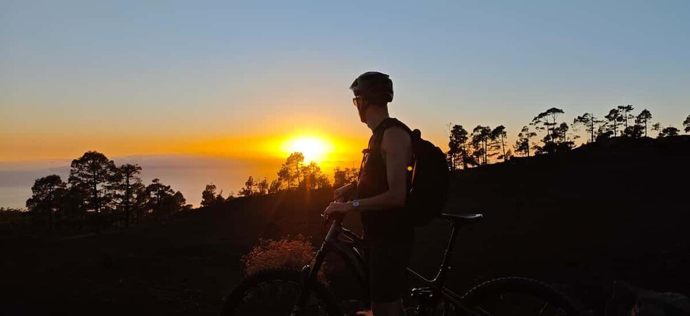 Picture 2 for Activity Tenerife: Teide Sunset E‑Bike Adventure 4