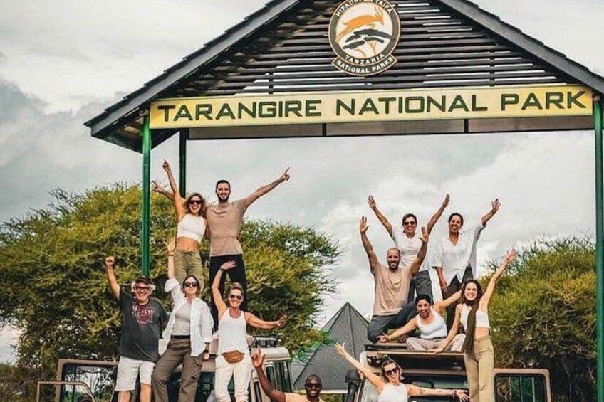 4 Days Serengeti Ngorongoro and Lake Manyara Safari Experience 1