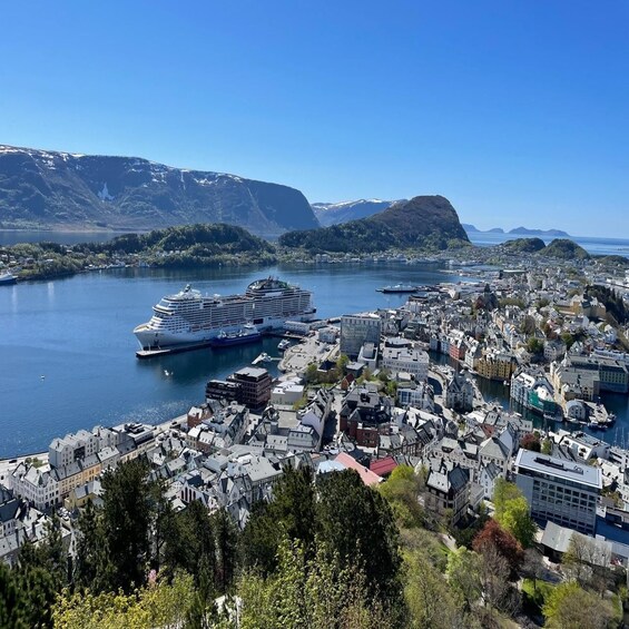 Ålesund: City Highlights Tour with Aksla Viewpoint 1