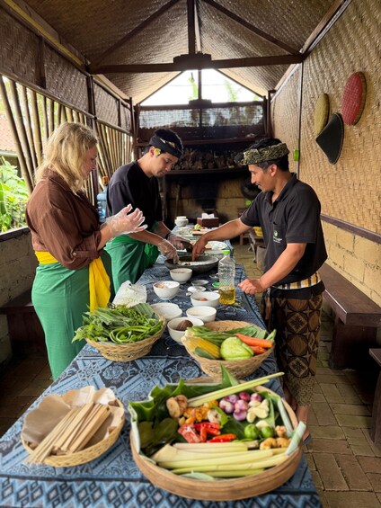 Bali: Munduk Shared Balinese Cooking Class Experience 1