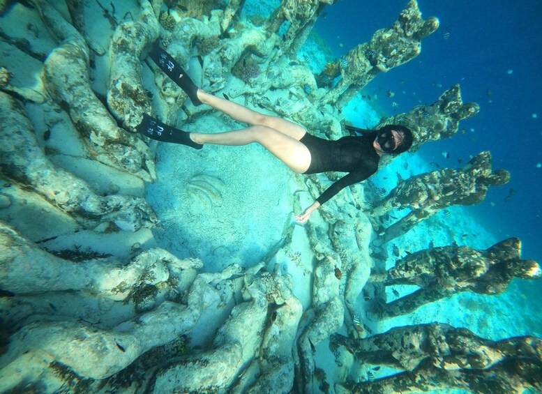 Picture 6 for Activity Gili Snorkeling: Turtles & Statues with Photos 4