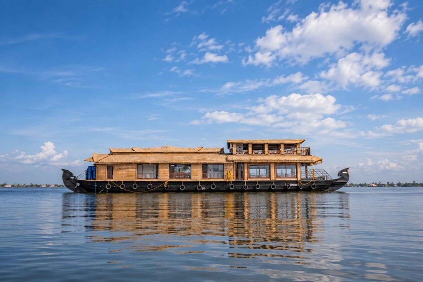 Aleppey: Luxury Overnight Houseboat Cruise with Full Meals 1