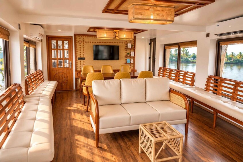 Picture 4 for Activity Aleppey: Luxury Overnight Houseboat Cruise with Full Meals 5
