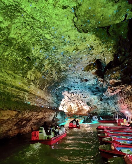 Beyond Avatar: Yellow Dragon Cave&Baofeng Lake Private Tour 1