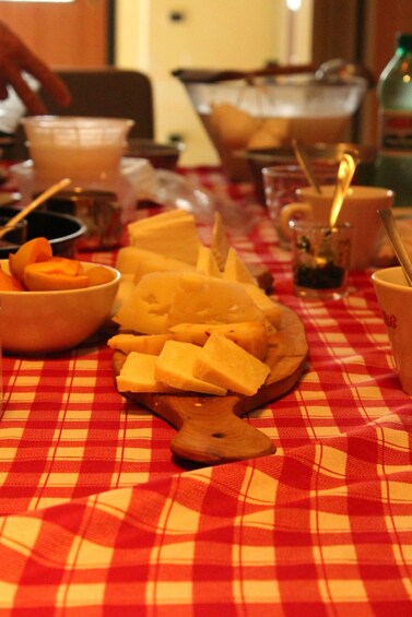 Picture 7 for Activity Matera: Mozzarella and Cheese tasting with a Cheesemaker 4