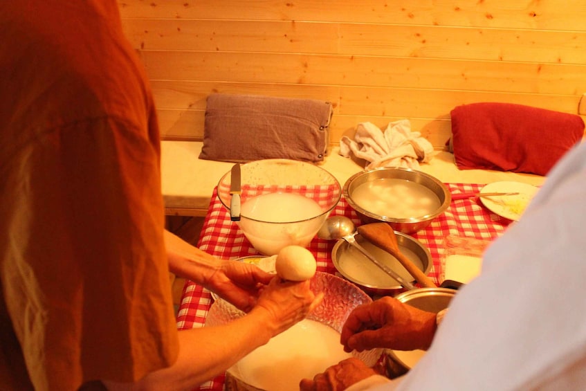 Picture 3 for Activity Matera: Mozzarella and Cheese tasting with a Cheesemaker 3